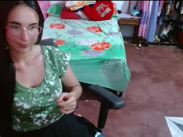 Nicollgomez2 Chaturbate stream image from August 12, 2025