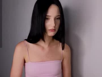 Dreamy_Aura Chaturbate stream image from August 12, 2025
