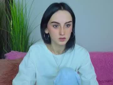 Little_Mollee Chaturbate stream image from August 12, 2025