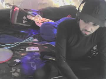Lauradecuada2 Chaturbate stream image from August 12, 2025