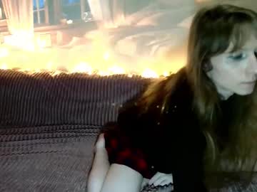 Emiblossom Chaturbate stream image from August 13, 2025