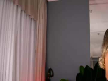 Kellymathews Chaturbate stream image from August 13, 2025