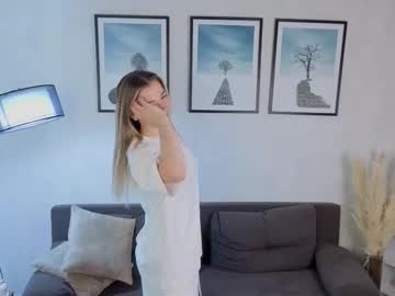 Serenamyre Chaturbate stream image from August 13, 2025