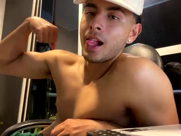 Aresandnikk Chaturbate stream image from August 13, 2025