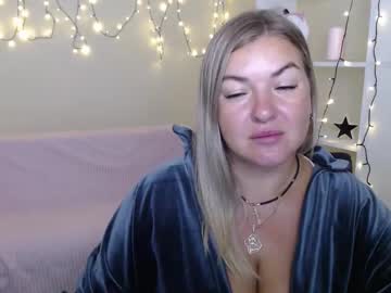 Nikaskylink Chaturbate stream image from August 13, 2025
