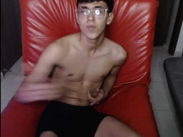 Derek_135 Chaturbate stream image from August 13, 2025