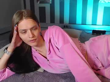 Hallimally Chaturbate stream image from August 13, 2025