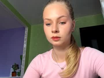 Beemeske Chaturbate stream image from August 13, 2025