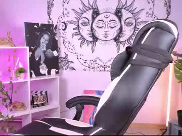 Emmakeam_ Chaturbate stream image from August 13, 2025