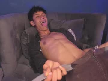 Jeick_Luxx Chaturbate stream image from August 13, 2025