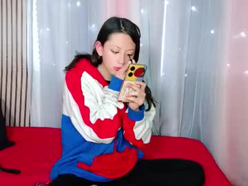 Svveet_Tiny Chaturbate stream image from August 13, 2025