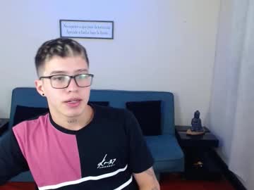 Cumandres Chaturbate stream image from August 13, 2025