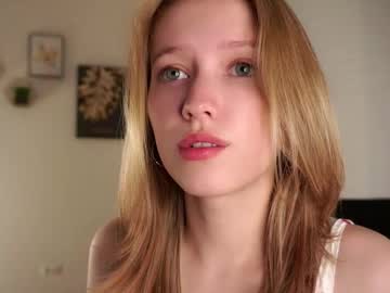Emmyleri Chaturbate stream image from August 13, 2025