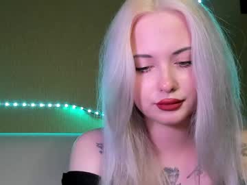 Velunnight Chaturbate stream image from August 13, 2025