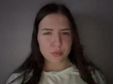 Foxshy Chaturbate stream image from August 13, 2025
