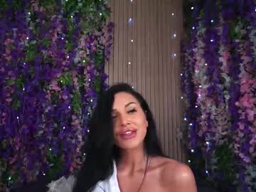Moancherie Chaturbate stream image from August 13, 2025