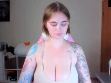 Annaroading Chaturbate stream image from August 13, 2025