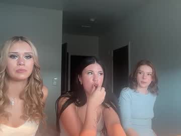 Lara2fox Chaturbate stream image from August 13, 2025