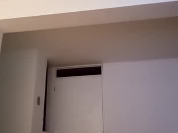 Shakingberth Chaturbate stream image from August 14, 2025