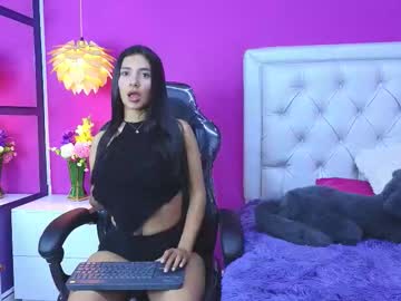 Zoee_Pamela99 Chaturbate stream image from August 14, 2025