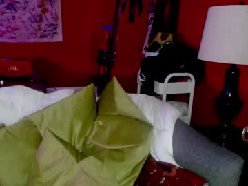 Bea_Iris Chaturbate stream image from August 14, 2025