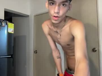 Liangreyy Chaturbate stream image from August 14, 2025
