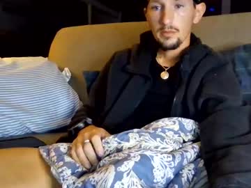 Edwardxoxo Chaturbate stream image from August 14, 2025
