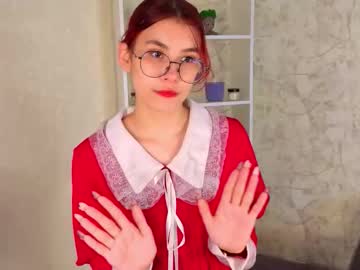 Sweettylee Chaturbate stream image from August 14, 2025