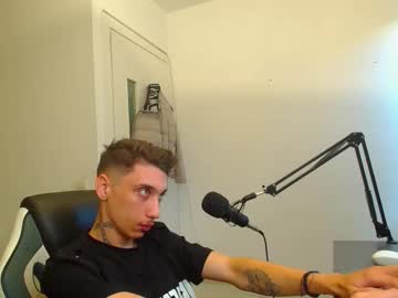 Krewrock Chaturbate stream image from August 14, 2025