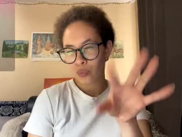 Honey_Glimmer Chaturbate stream image from August 14, 2025