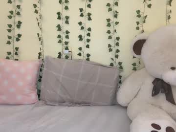 Sellya_Houston Chaturbate stream image from August 14, 2025