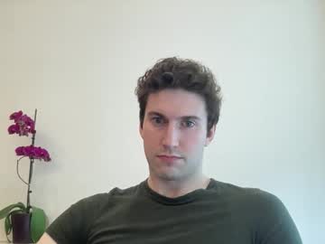 Harryslutwhore Chaturbate stream image from August 14, 2025
