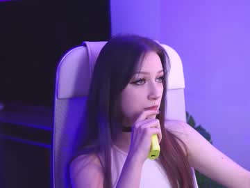 Lii_Luu Chaturbate stream image from August 14, 2025