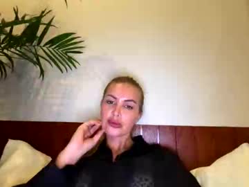 Astraloom Chaturbate stream image from August 14, 2025