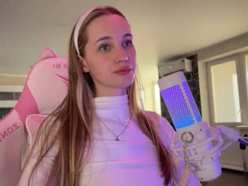 Chillgoddess Chaturbate stream image from August 14, 2025