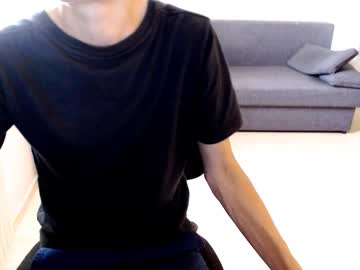 Berillymoon Chaturbate stream image from August 14, 2025