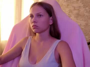 Small_Emma0 Chaturbate stream image from August 14, 2025