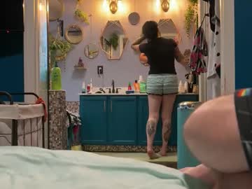 Matchingtracksuits Chaturbate stream image from August 14, 2025