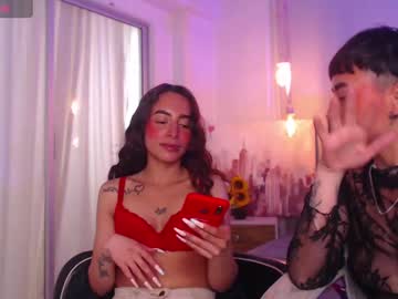 Rileyandalexa Chaturbate stream image from August 14, 2025