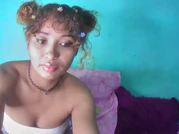 Beckyfamex Chaturbate stream image from August 14, 2025