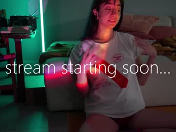 Lizmreow Chaturbate stream image from August 14, 2025