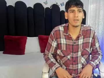 Mraquiles1 Chaturbate stream image from August 14, 2025
