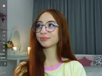 Avrillemell Chaturbate stream image from August 14, 2025