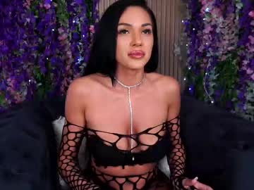 Moancherie Chaturbate stream image from August 14, 2025
