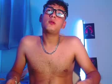 Valentin_Peach Chaturbate stream image from August 15, 2025