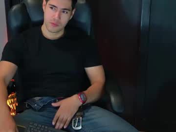 Camara110 Chaturbate stream image from August 15, 2025