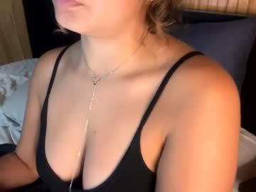 Giaa4everr Chaturbate stream image from August 15, 2025