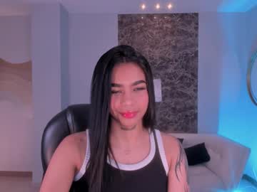 Zoearmstrong Chaturbate stream image from August 15, 2025