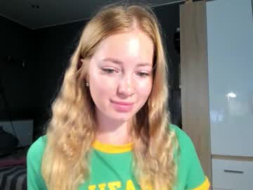 E___Lisa Chaturbate stream image from August 15, 2025