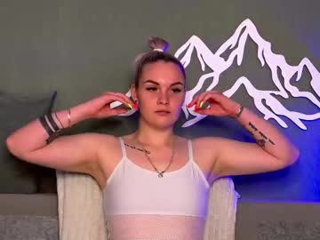 Leia_Luu Chaturbate stream image from August 15, 2025